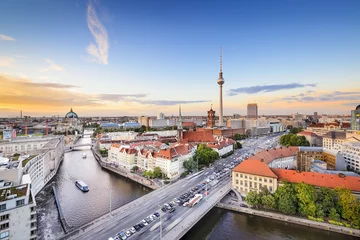 Foto op Aluminium Skyline van de rivier de Spree in Berlijn, Duitsland © SeanPavonePhoto
