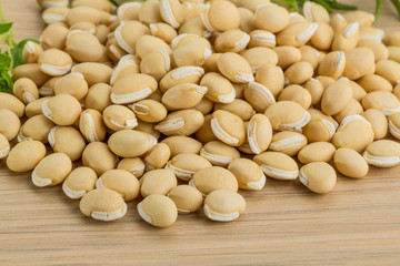 Raw soya bean
