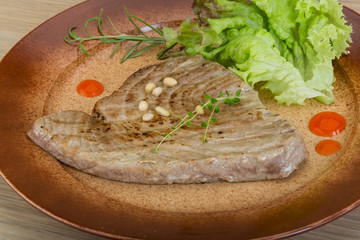 Grilled tuna steak