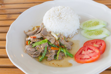 Sliced pork fried with chilies