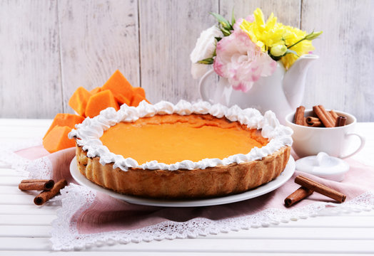 Composition of homemade pumpkin pie