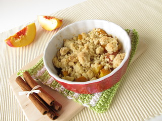 Nektarinen Crumble mit Zimt