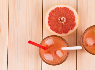 Grapefruit juice and ripe grapefruits