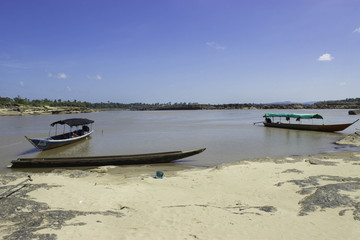 Fototapeta na wymiar Sampanbok Mekong River