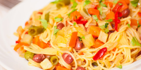 noodles with vegetables