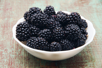 Blackberries in a bowl 