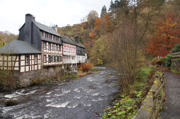 Monschau Fachwerkhäuser an der Rur 2