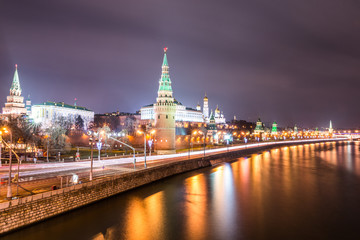 Fototapeta na wymiar Вид с Большого Каменного Моста на Московский Кремль.