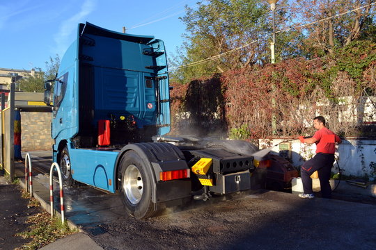 Lavaggio camion
