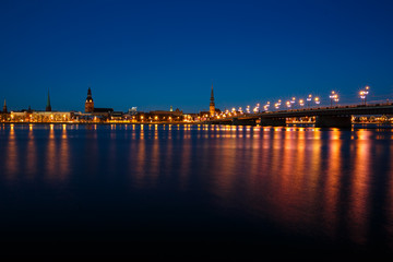 Fototapeta na wymiar Bridge in Riga at night