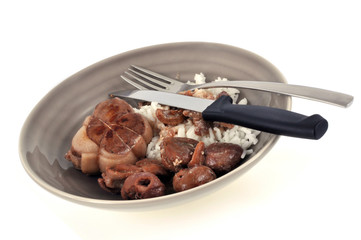 Assiette avec paupiette, riz et marrons