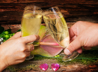 Mit Sekt anstoßen, Valentinstag, Silvester