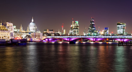 Fototapeta na wymiar London, night view with Blackfriars bridge