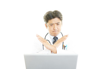 禁止の意思表示をする医師