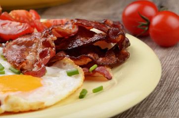 Fried eggs with bacon