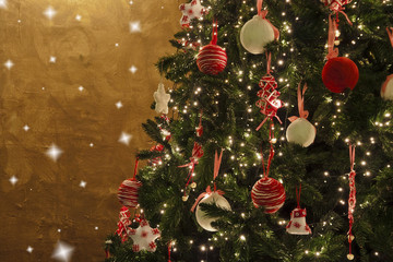 Christmas tree yeloow stars