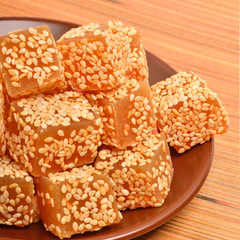 Turkish sweet delights in sesam seeds