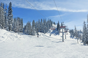 Fototapeta na wymiar ski lift mountain skiing snow