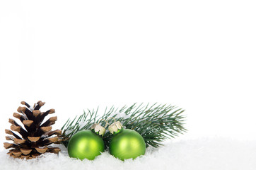 grüne weihnachtsdeko mit freifläche