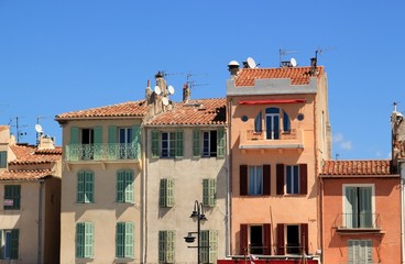 Façades de maisons à Cassis.