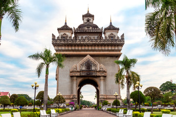 Fototapeta na wymiar Laos, Vientiane - Patuxai Arch monument.