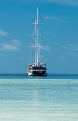 Segelboot im indischen Ozean