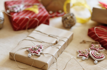 Obraz na płótnie Canvas christmas gift box and decoration
