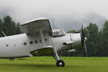 Doppeldecker - Modelldoppeldecker - Flugzeug