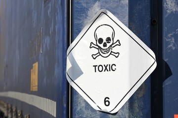 Gefahrgutkennzeichnung: TOXIC