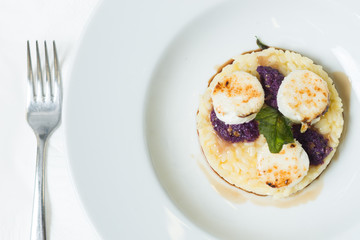 Caramelized sugar on mozzarella cheese with risotto