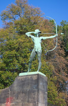 Bogensch&uuml;tze am Elbufer-Dresden