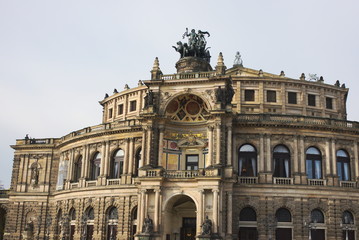 Fototapeta na wymiar Semperoper-IV-Dresden
