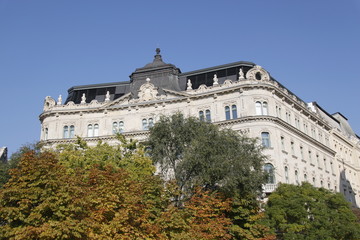 Fototapeta na wymiar Immeuble ancien à Budapest, Hongrie 