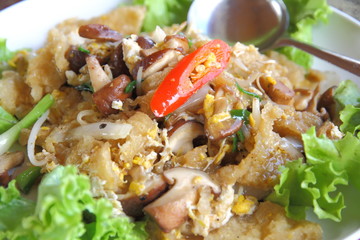 Fried fish maw