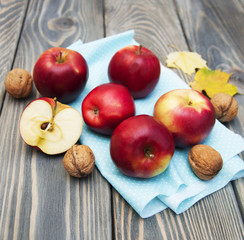 Red apples