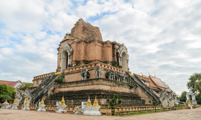 Fototapeta na wymiar Ancient pagoda at Wat Chedi Luang temple in Chiang Mai, Thailand