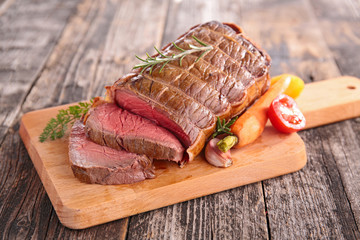 roast beef on board © M.studio