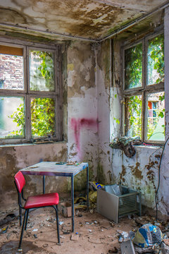 DDR Lost Place Büro