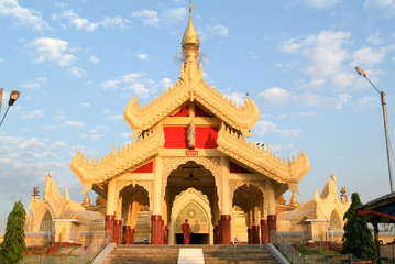 Maha Wizaya Paya pagoda at Yangon