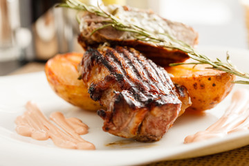 steak with potatoes