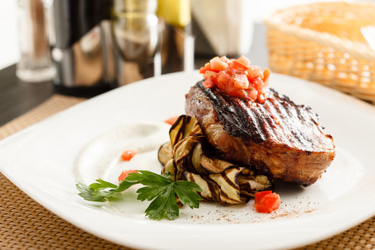 steak with grilled aubergines