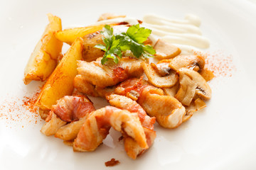meat with mushrooms and potatoes