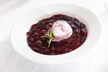 ice cream with sauce