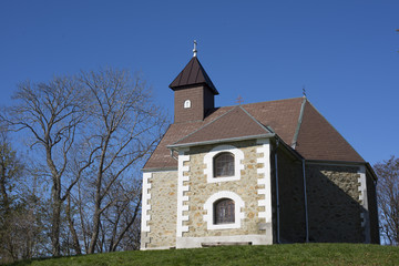 Fototapeta na wymiar chapel on top of the hill