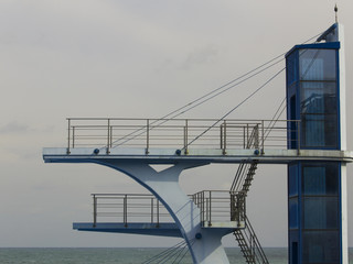 Diving tower