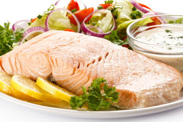 Salmon steak and vegetables