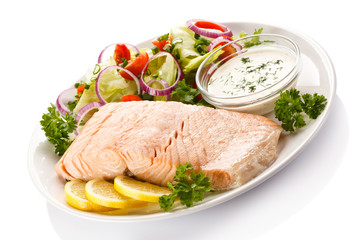 Salmon steak and vegetables