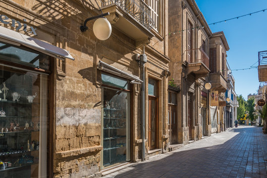Fototapeta Cyprus - side street in central Nicosia