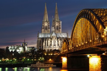Kölner Dom - Nachtaufnahme