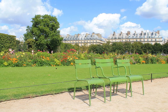 Jardin des tuileries à Paris, France